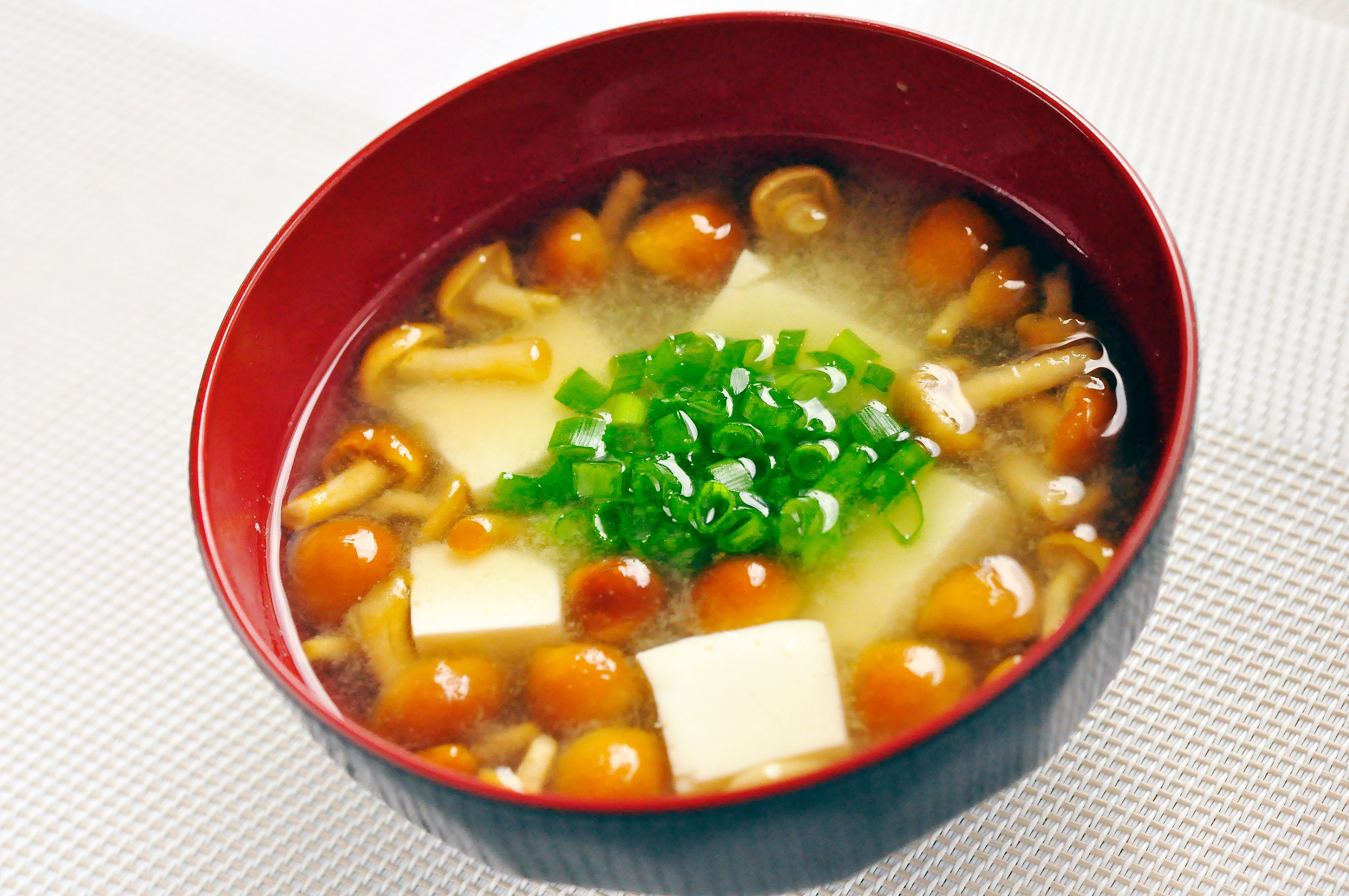 なめこの味噌汁｜ベル食品「北海道万能根昆布だし」のアレンジレシピ