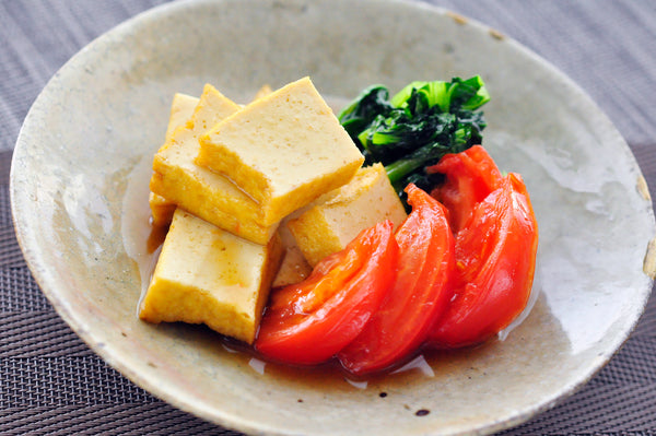 厚揚げと小松菜、トマトのさっと煮